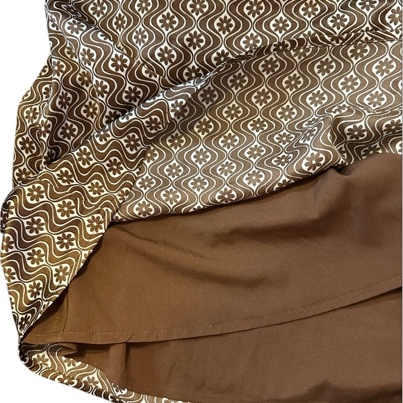 Hollister High Rise Brown Tan Lined Mini Pencil Skirt with Slit. Size Large. - Picture 4 of 8